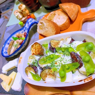 茄子と鶏ささみと緑野菜のサワークリームグラタン